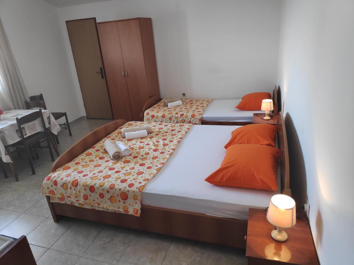 Vitic Apartment Bar